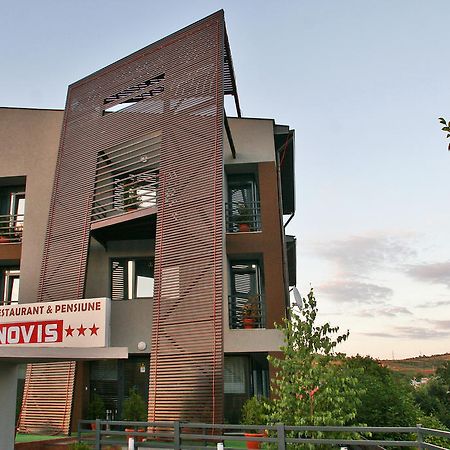 Pensiunea Novis Iasi Bagian luar foto