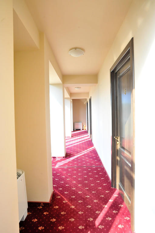 Pensiunea Novis Iasi Bagian luar foto