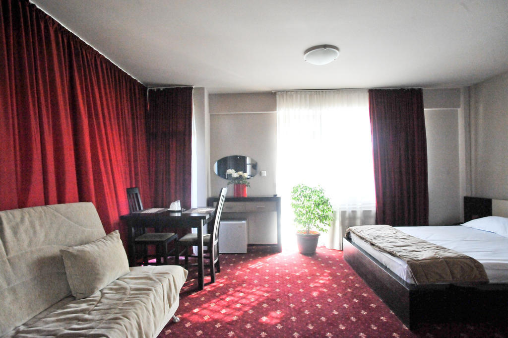 Pensiunea Novis Iasi Bagian luar foto